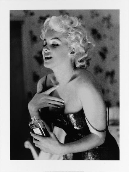 Marilyn Monroe Applying Perfume